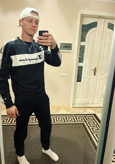 Стьопа из Городенки, ищу на сайте знакомства на одну ночь