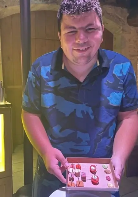 Я Theo, 27, знакомлюсь в Париже