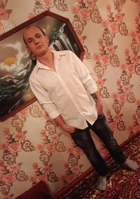 Я Илья, 25, знакомлюсь для приятного времяпровождения в Барановичах