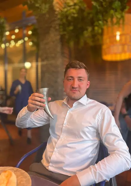 Я Захар, 27, знакомлюсь на одну ночь в Пхукете