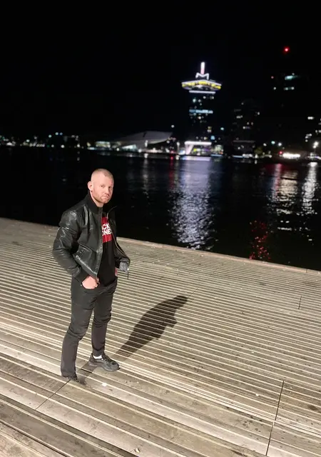 Я Дмитрий, 33, из Ившем, ищу знакомства без обязательств