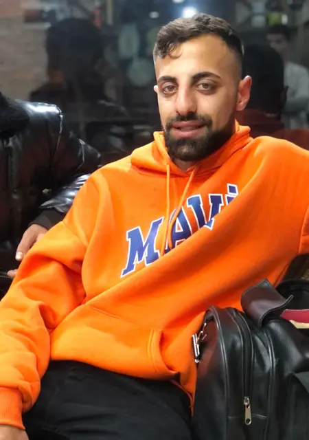 Я Bekir, 25, из Эдессущих, ищу знакомство для постоянных отношений