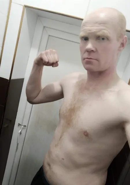 Ruslan з Хмельницького, шукаю на сайті знайомства без зобов'язань