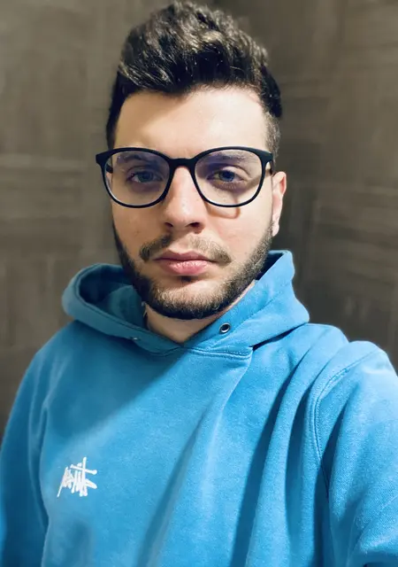 Gio из Турина, мне 24, познакомлюсь для приятного времяпровождения