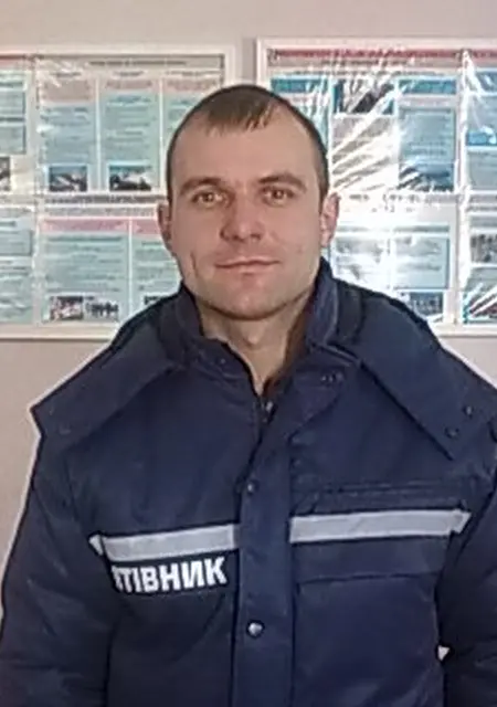 Я Vladimir, 40 років, знайомлюсь для постійних стосунків у Рівному