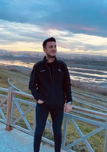 Я Enes, 22, знакомлюсь в Стамбуле