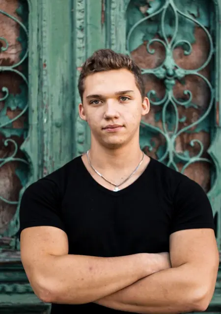 Тима из Луцка, мне 25, познакомлюсь для приятного времяпровождения