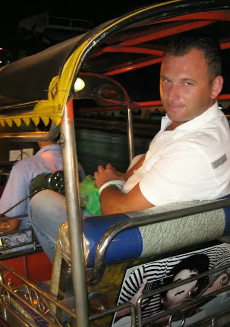 Александр из Бердянска, ищу на сайте дружбу