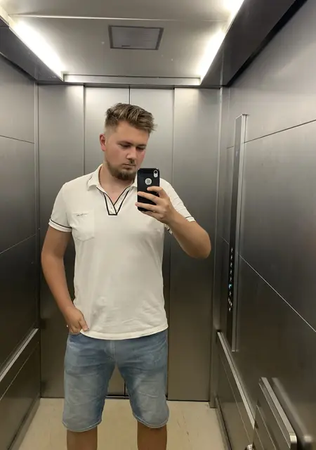 Я Kristian, 21, из Праги, ищу знакомство для вирта