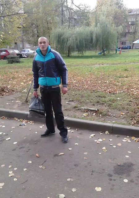 Я Виталий, 41, из Бобруйска, ищу знакомства без обязательств