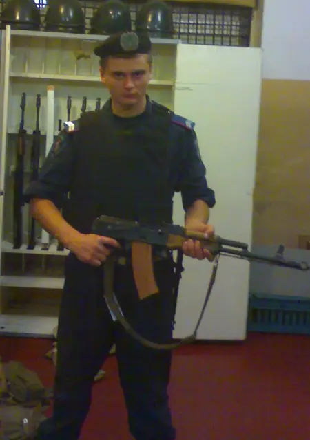 Я Олег, 36 років з Донецька, шукаю знайомства без зобов'язань