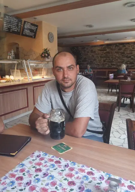 Я Евгений, 43, из Умани, ищу знакомства на одну ночь