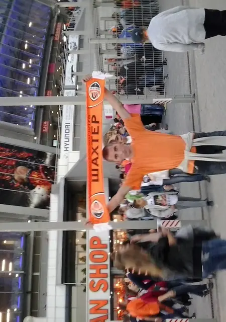 Роман из Донецка, ищу на сайте знакомства на одну ночь