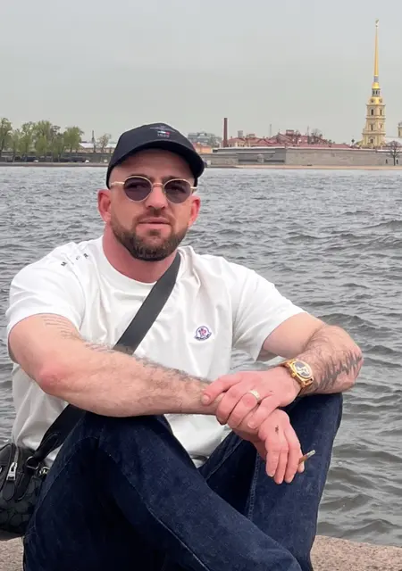Andrey из Франкфурта-на-майне, мне 36, познакомлюсь на одну ночь