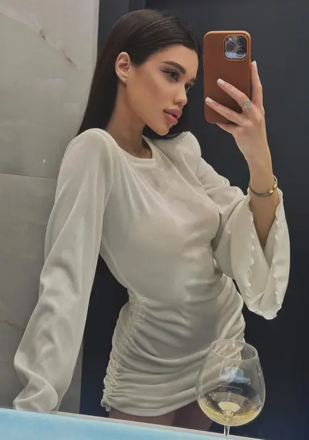 Я Аделина, 25 років, знайомлюсь для спілкування у Київ