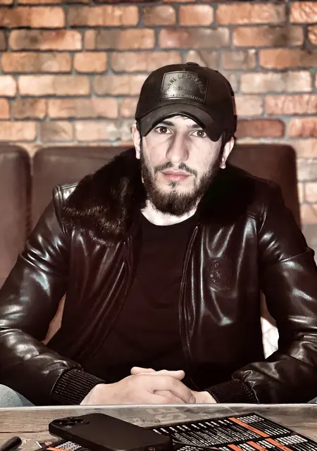 Я Эльвин, 27 років, знайомлюсь для приємного проведення часу у Одесі