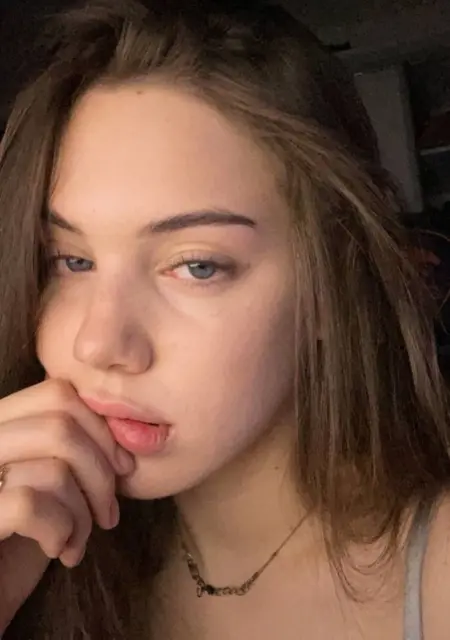 Я Анастасия, 25, из Могилёва, ищу знакомства без обязательств