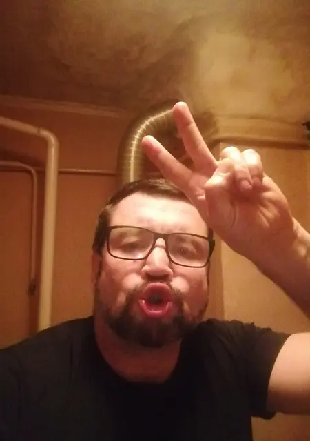 Я Макс, 49 років з Новопскова, шукаю знайомства без зобов'язань