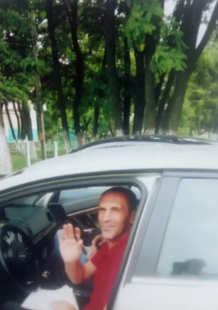 Я Сергей, 52, из Гомеля, ищу знакомства на одну ночь