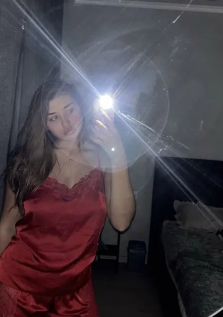 Я Вишенька, 22, из Киева, ищу знакомства без обязательств