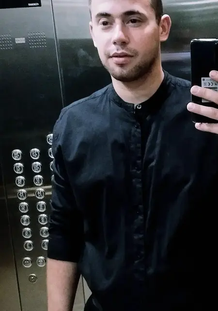 Сережа из Одессы, мне 28, познакомлюсь на одну ночь