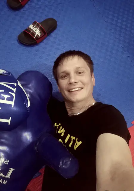 Серёжка з Луганська, мені 38 років, познайомлюсь на одну ніч