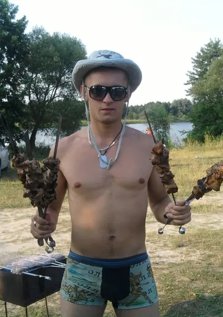 Юра из Пинска, ищу на сайте знакомства на одну ночь