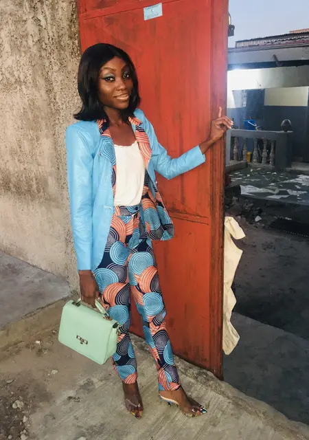 I'm Chrisnelle, 27, looking to meet for traveling in London