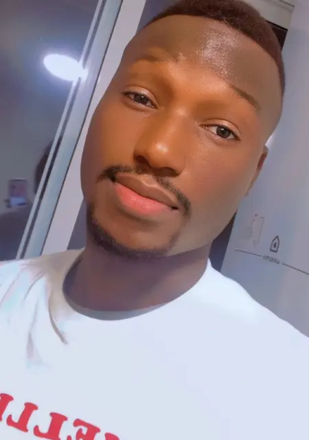 Moussa из Севильи, мне 29, познакомлюсь для дружбы