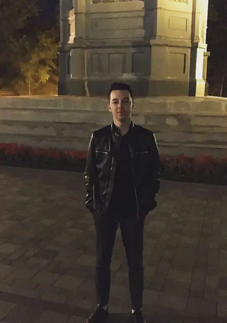 Я Олександр, 27, из Ровно, ищу знакомства без обязательств