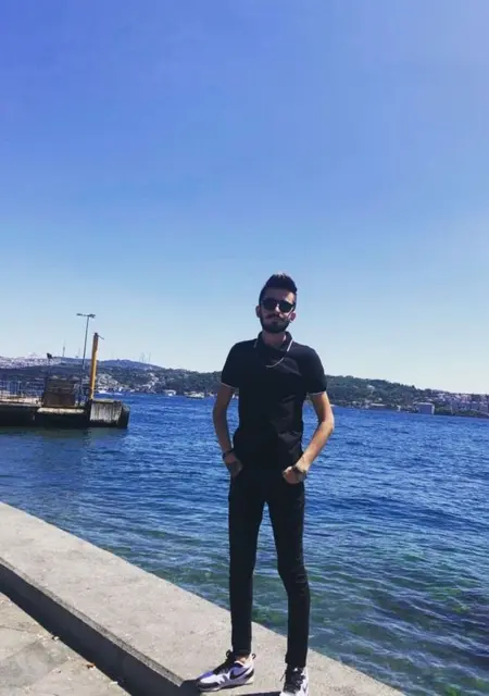 Bora из Стамбула, мне 22, познакомлюсь