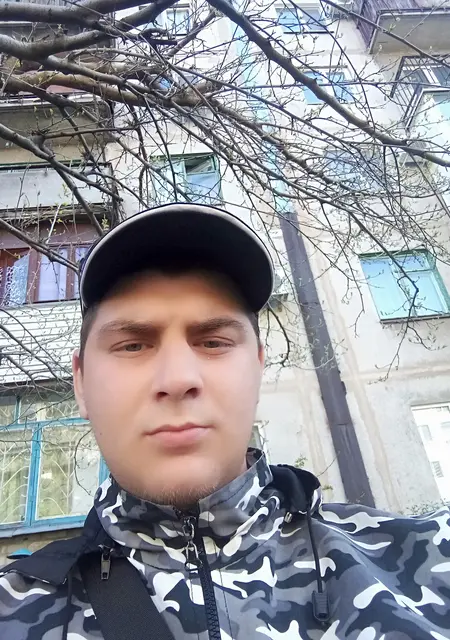 Кирилл из Мирнограда, мне 25, познакомлюсь для дружбы