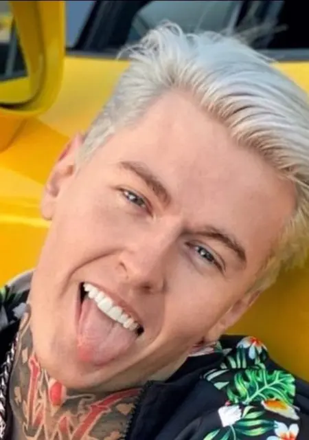 Я Виталий, 18, знакомлюсь для открытые отношения в Хмельницком