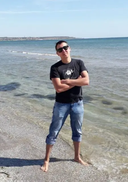 Дима из Харькова, ищу на сайте знакомства на одну ночь