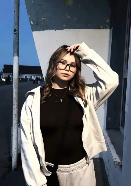 Я Есения, 18, знакомлюсь для вирта в Минске