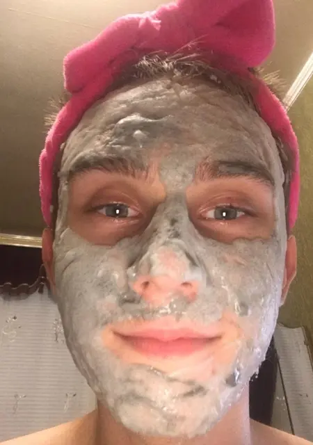 Я Миша, 20, знакомлюсь для общения в Горловке