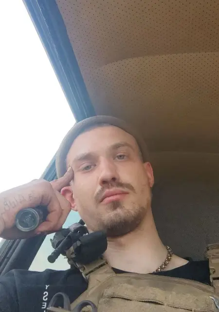 Я Евгеній, 27 років, знайомлюсь без зобов'язань у Чернігові