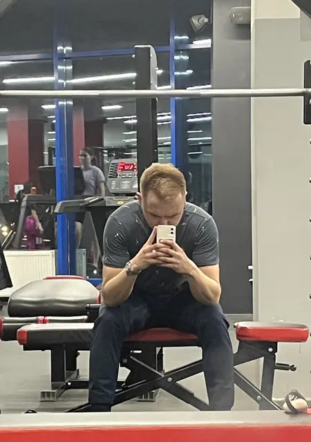 Я Олег, 30, из Нью-дели, ищу знакомства на одну ночь