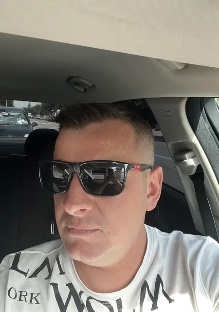 Vova из Киева, мне 46, познакомлюсь для приятного времяпровождения