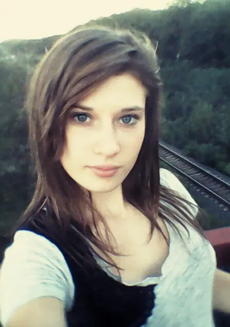 Анастасия из Луганска, мне 25, познакомлюсь для приятного времяпровождения