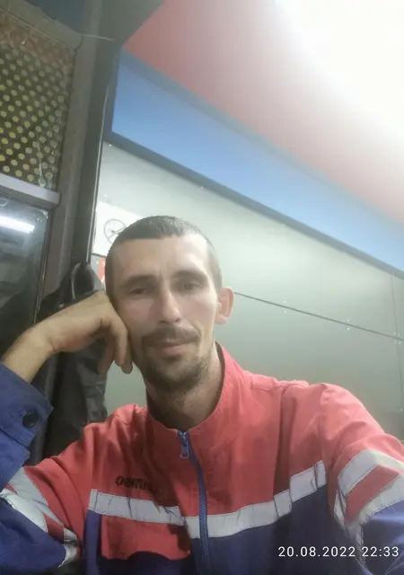 Я Сергей, 35, из Донецка, ищу знакомство для приятного времяпровождения