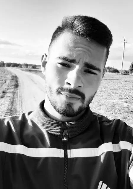 Илья из Гомеля, ищу на сайте знакомства на одну ночь