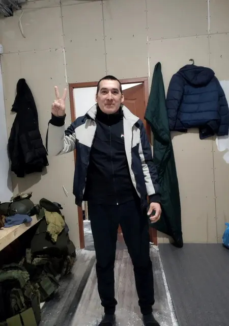 Антон из Макеевки, ищу на сайте знакомства на одну ночь