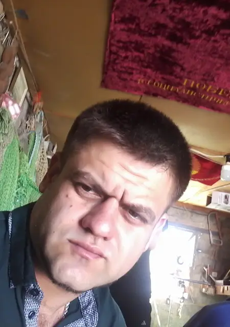 Я Артур, 35, знакомлюсь без обязательств в Бердянске