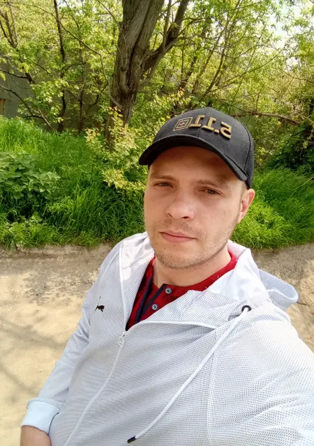 Станислав из Луганска, мне 35, познакомлюсь на одну ночь