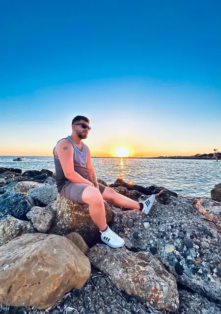 Я Raul, 24, знакомлюсь без обязательств в Хоф