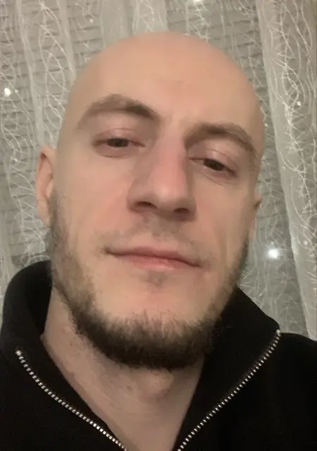 Я Юрий, 31, из Днепра, ищу знакомство для приятного времяпровождения