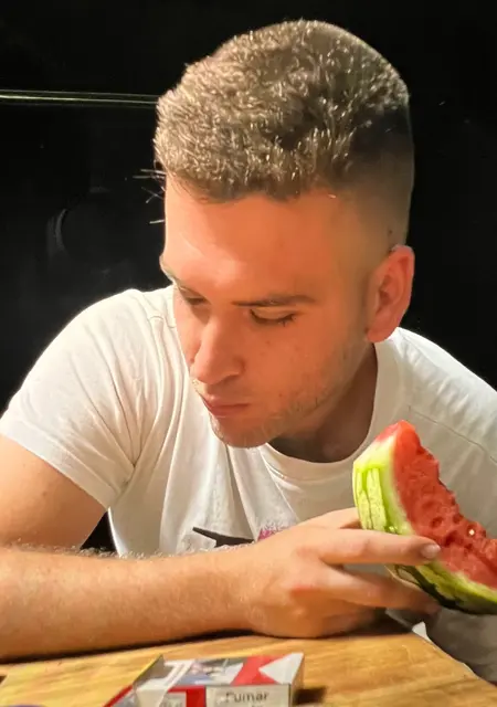 Я Lometo Entro, 27, знакомлюсь без обязательств в Барселоне