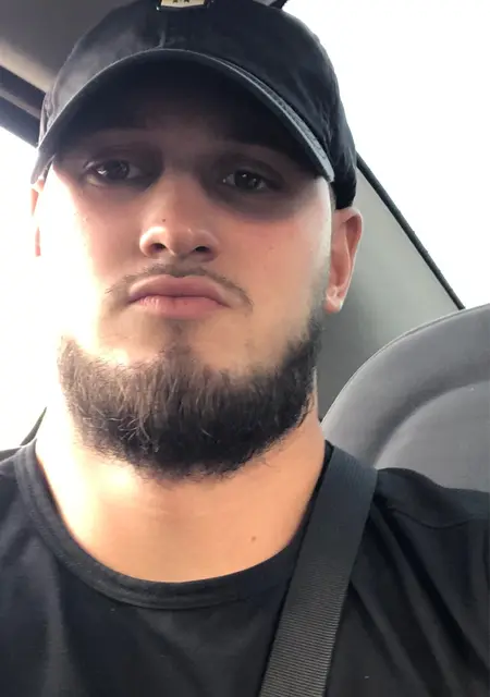 Я Віталій, 22, из Тернополя, ищу знакомства на одну ночь