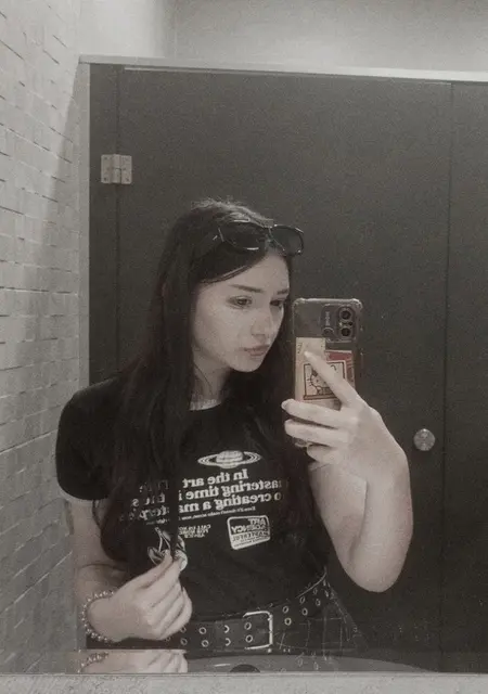 Лиза из Донецка, мне 25, познакомлюсь на одну ночь